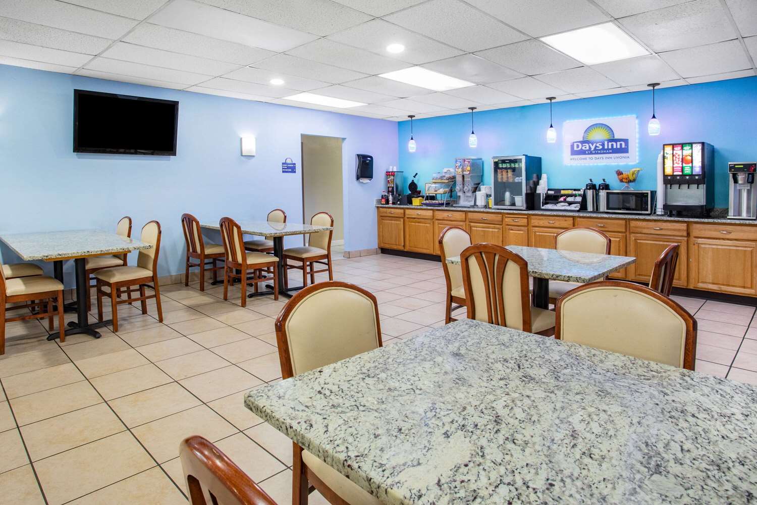 Days Inn By Wyndham Livonia - Detroit 44/59