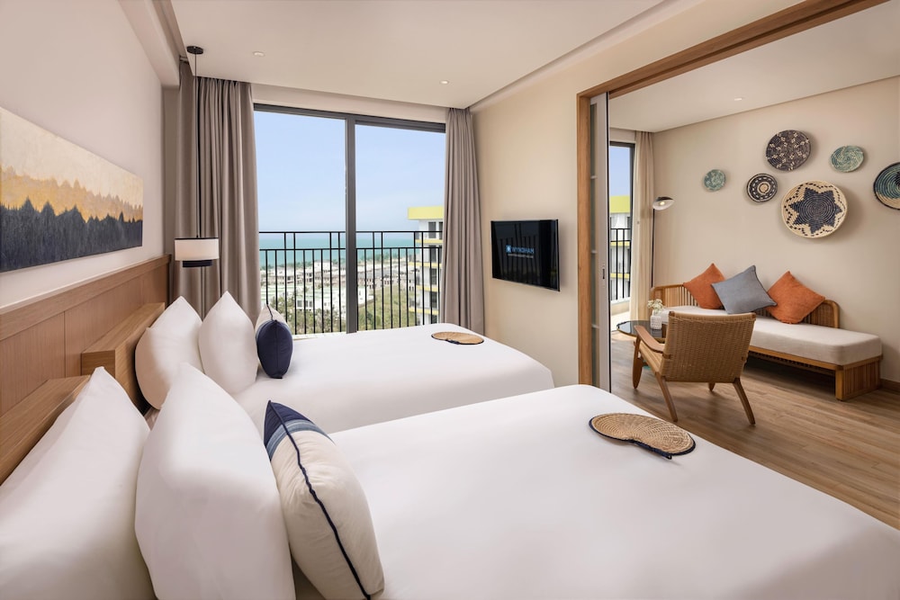 Wyndham Royal Beachfront Resort & Spa Hoi An Danang 25/59