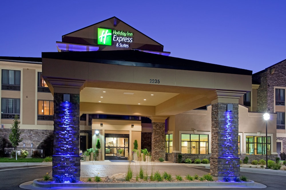 Holiday Inn Express Hotel Suites Logan 3/79