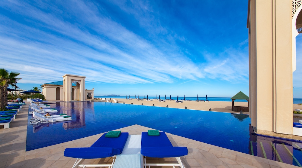 Banyan Tree Tamouda Bay 39/87