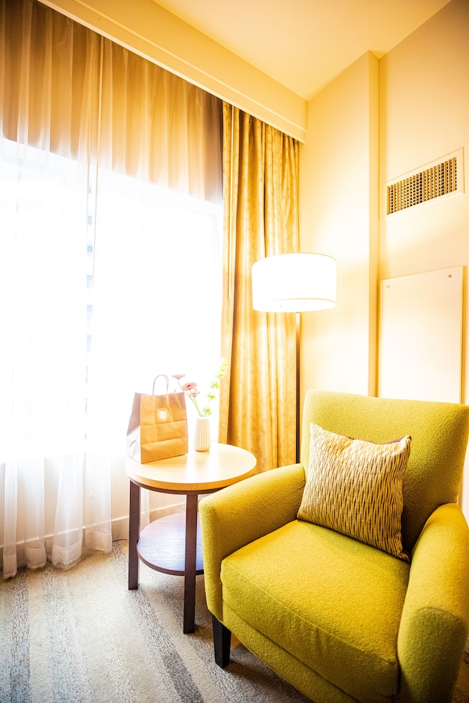Hyatt At Olive 8 46/69