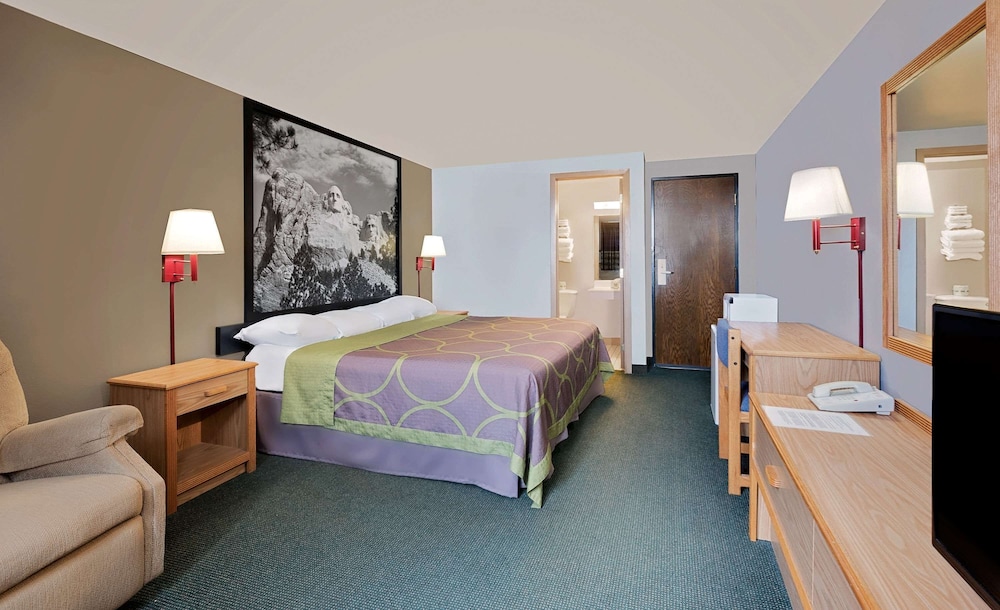 Standard, King Bed 2/5