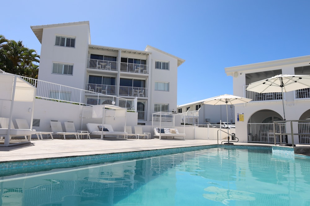 Don Pancho Beach Resort 3/50