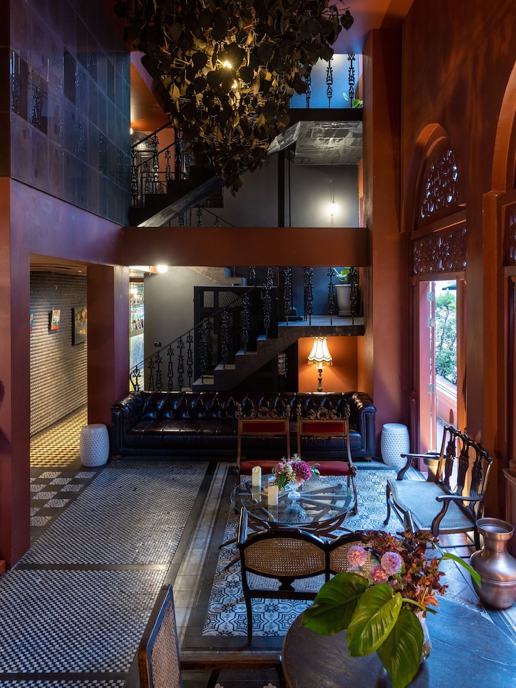Amdaeng Bangkok Riverside Hotel 55/75