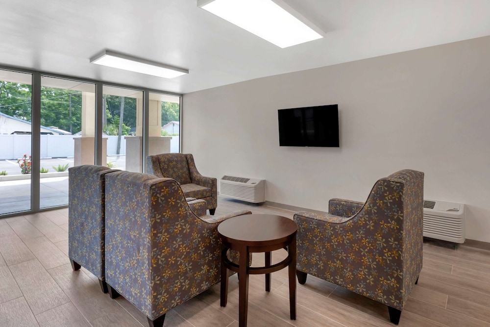 Quality Inn Saint Petersburg North - Tampa Bay 25/33