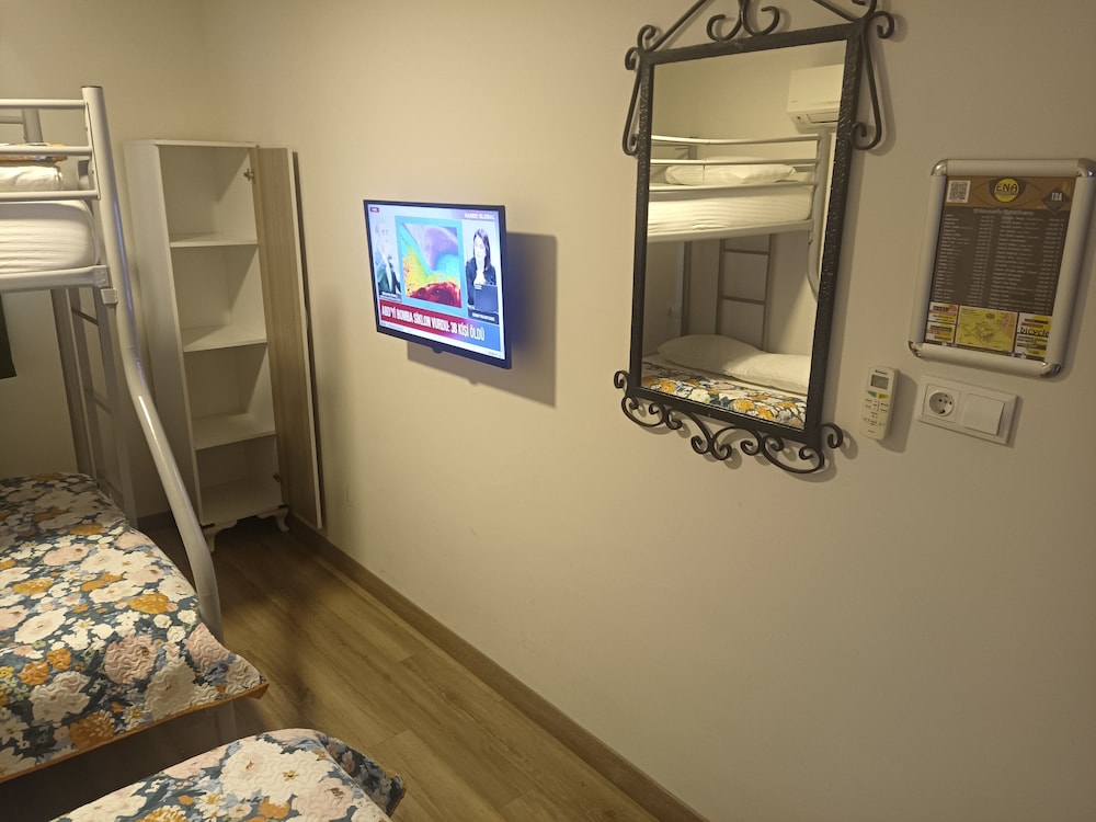 Ena Serenity Boutique Hotel 52/73