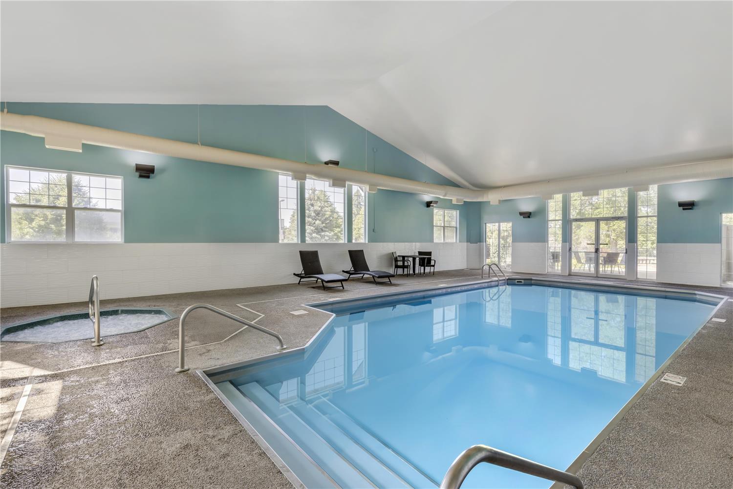 Best Western Plus Riverfront Hotel And Suites 19/37