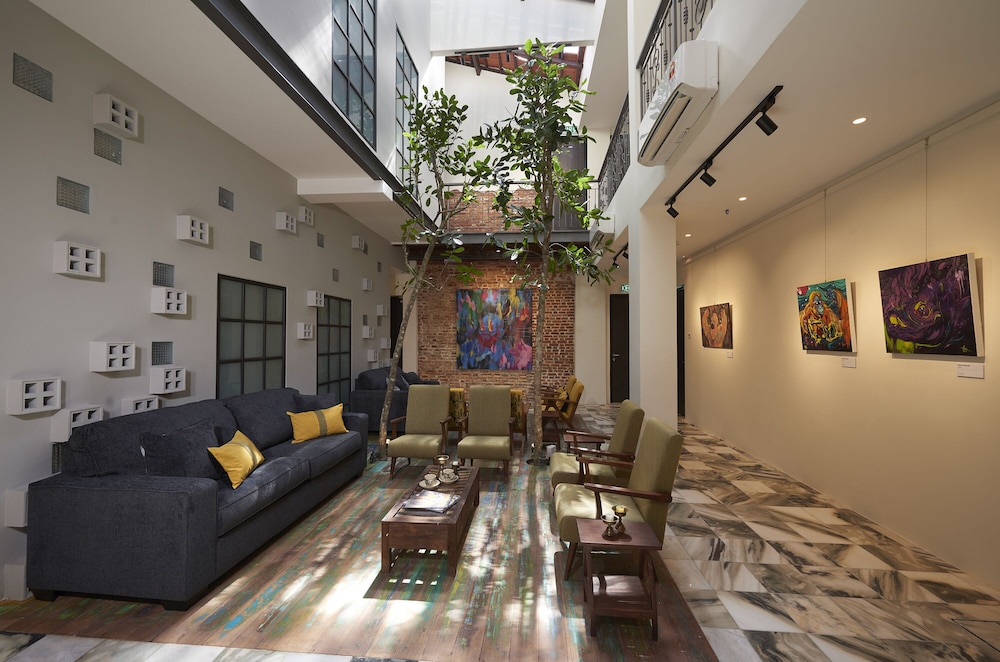 Macalister Terraces Hotel 27/37