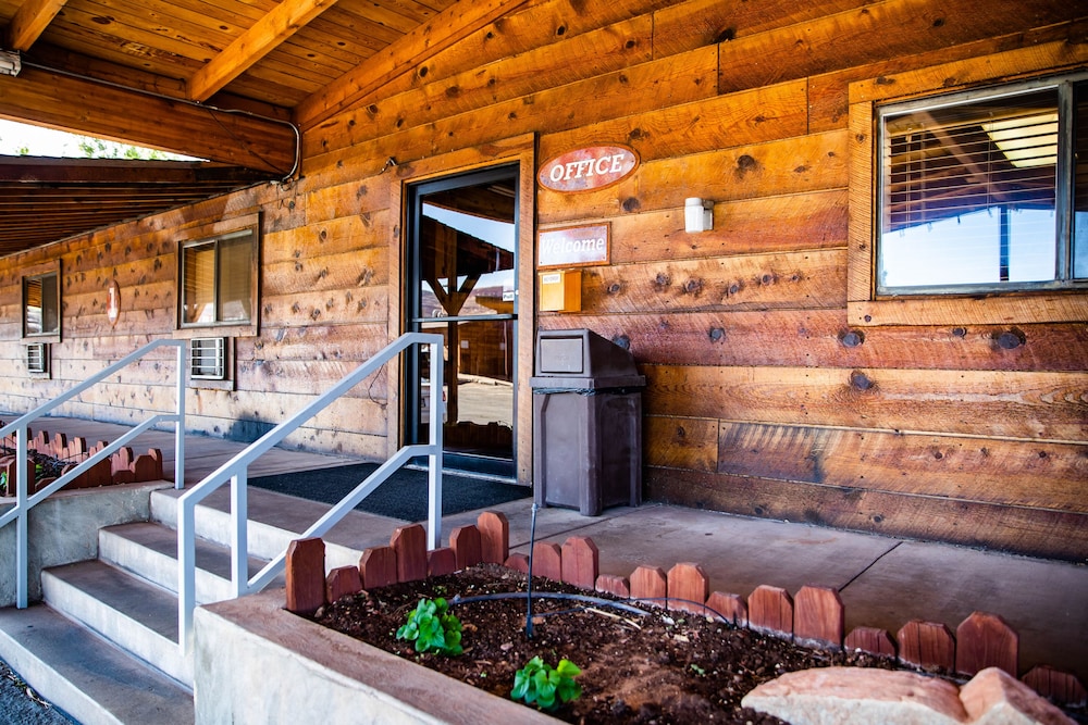 Red Stone Inn 23/44