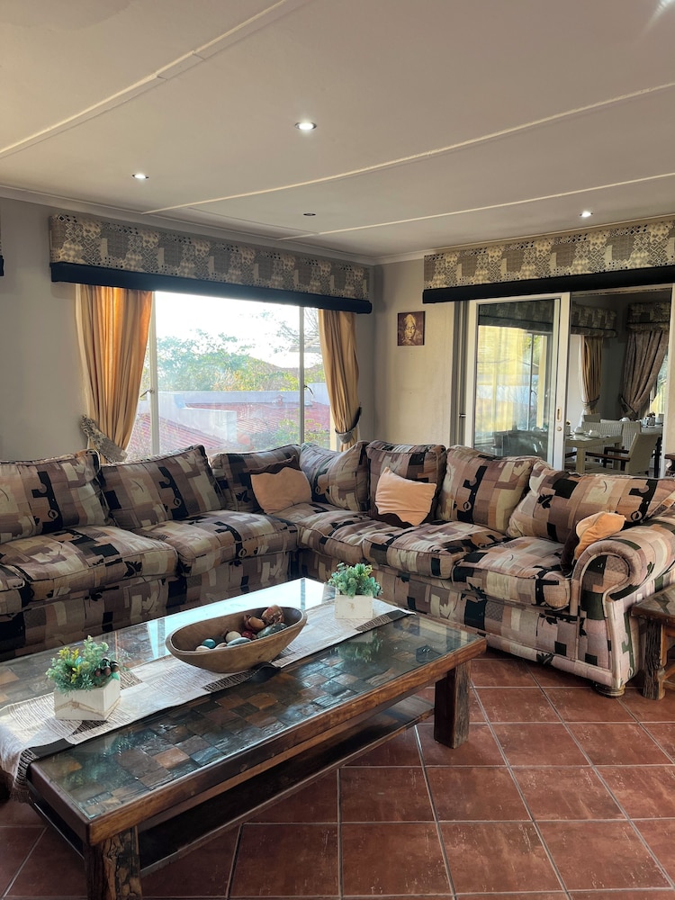 Hotel Pension Casa Africana 29/50