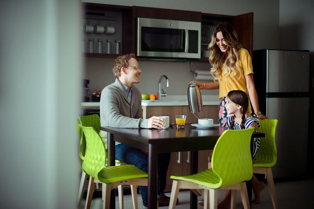 Home2 Suites By Hilton Chicago Mccormick Place Il 46/73