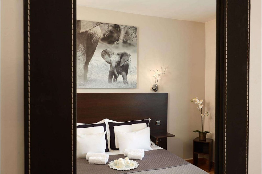 Hotel Le Twelve 25/50