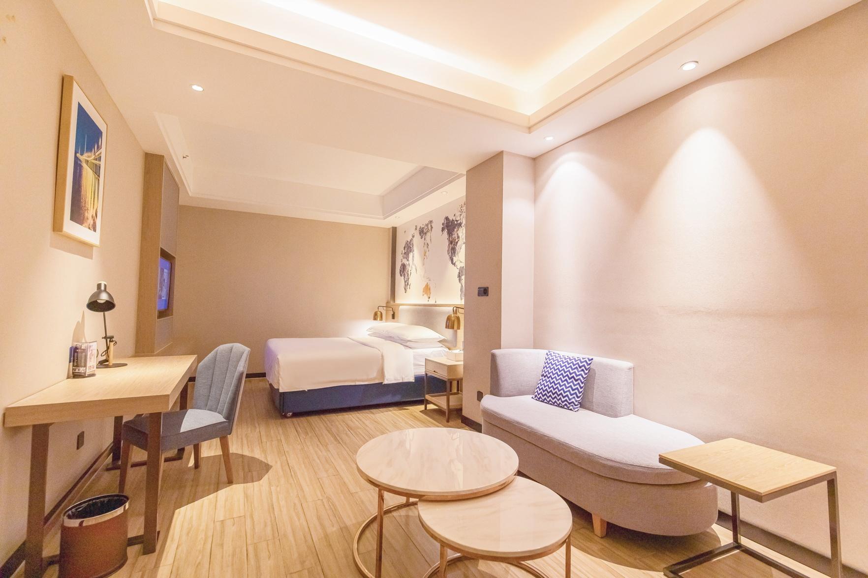 Boutique, Queen Bed