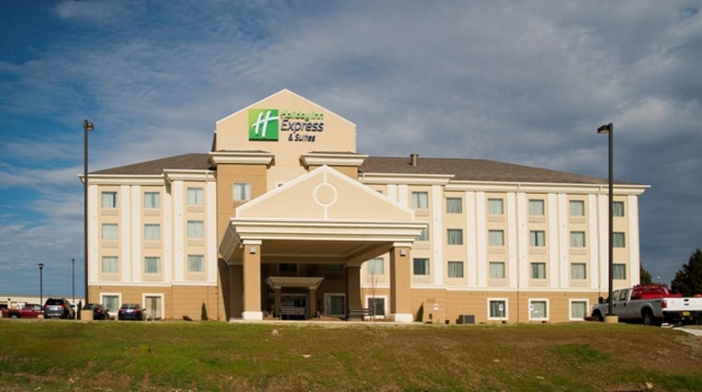 Holiday Inn Express Suites Morrilton 1/53