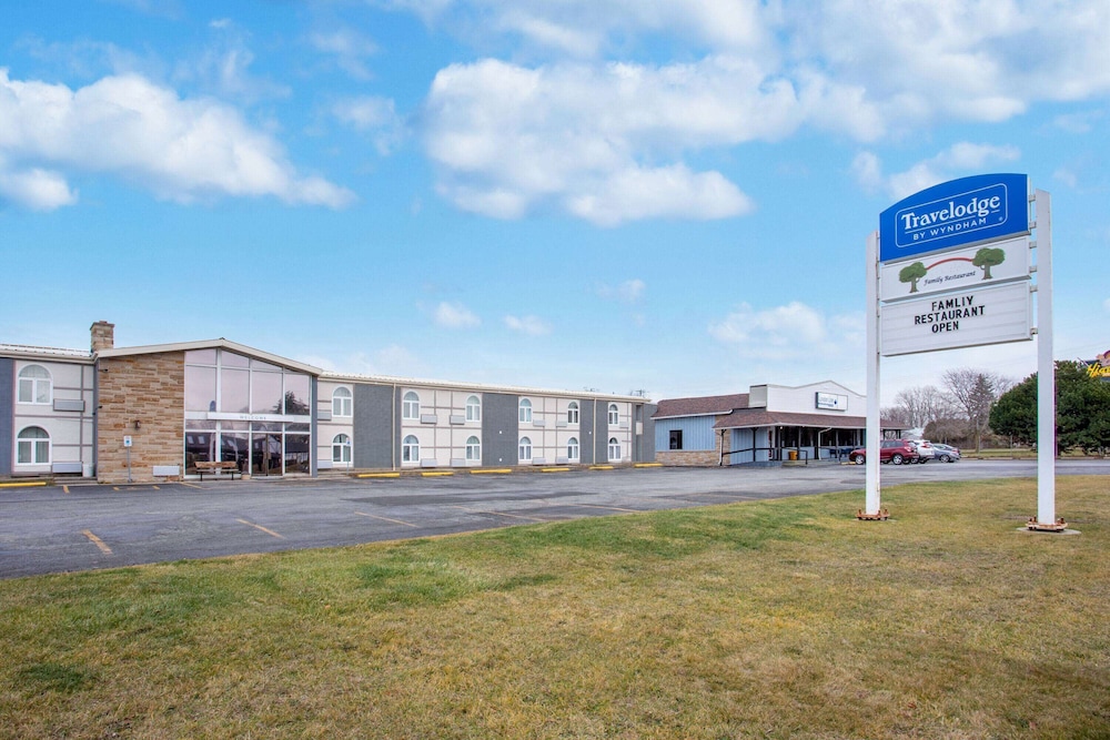 Travelodge by Wyndham Sarnia 39/40