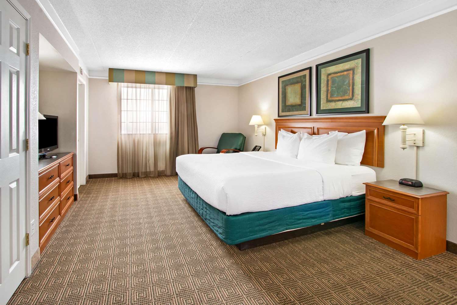 La Quinta Inn by Wyndham Albuquerque Airport 6/33