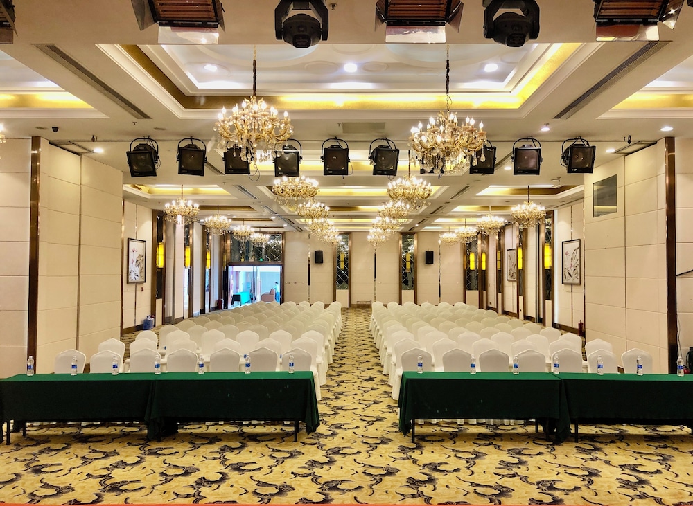 Zhuhai Jinguan Holiday Hotel 31/39
