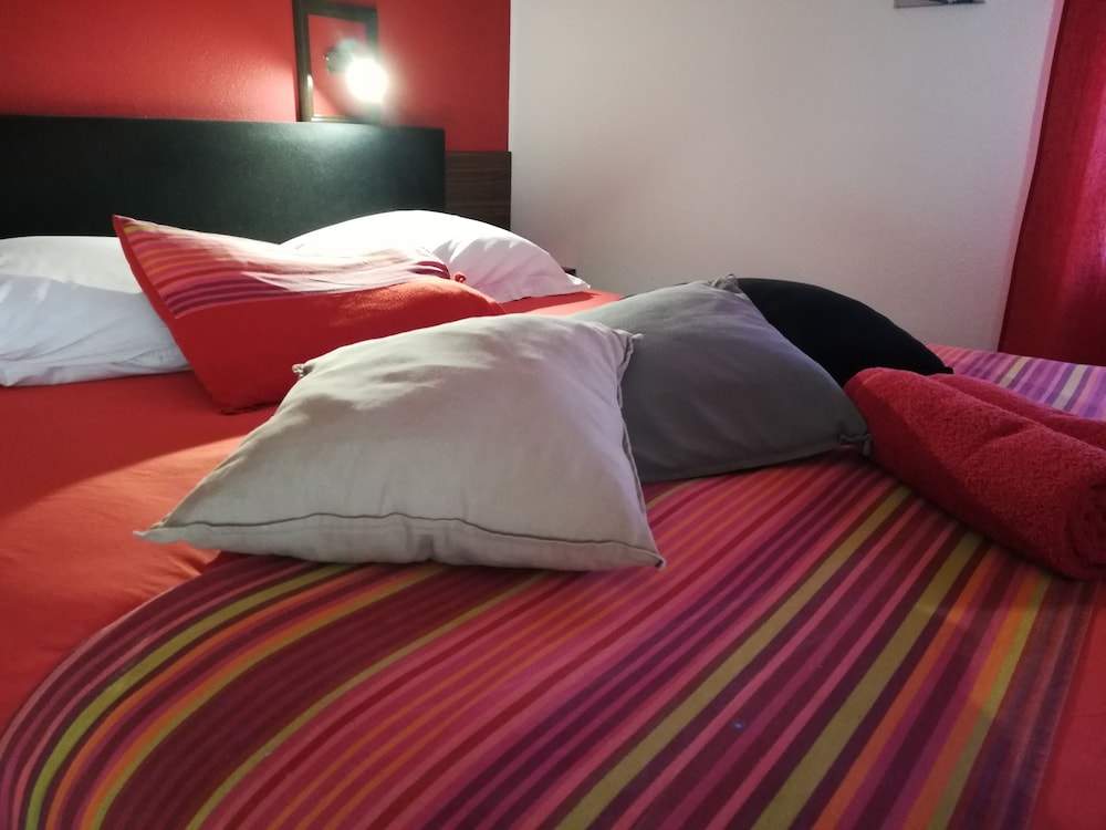 Kyriad Direct Saintes 35/61