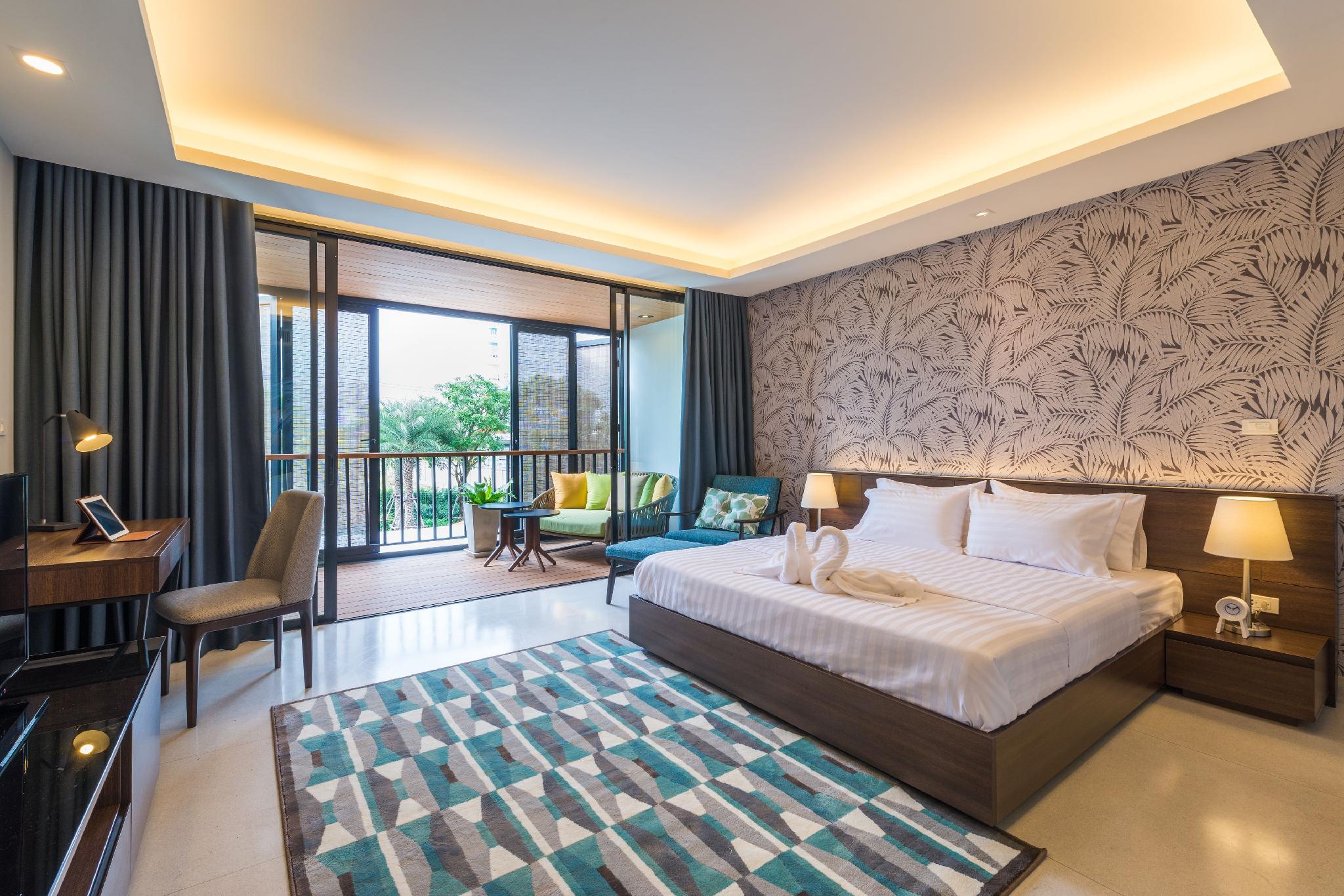 Silver Palm Deluxe