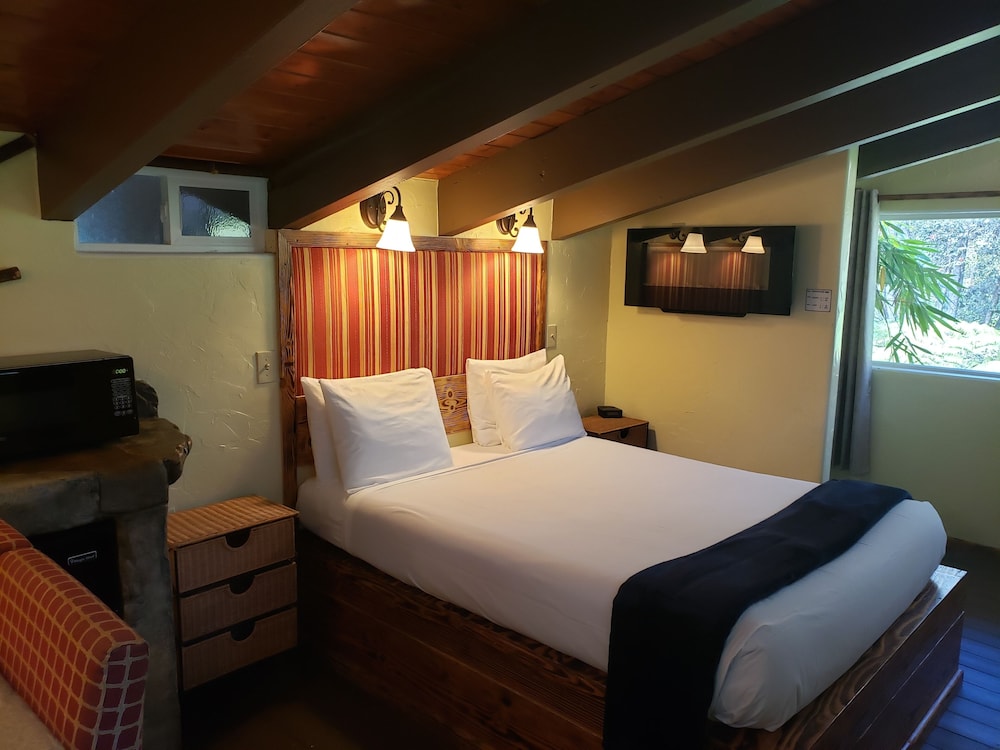 KILAUEA HOSPITALITY GROUP 7/69