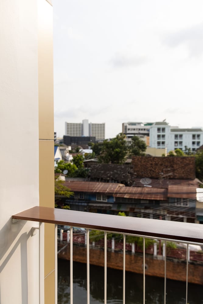 Nappiness Hotel 10/50