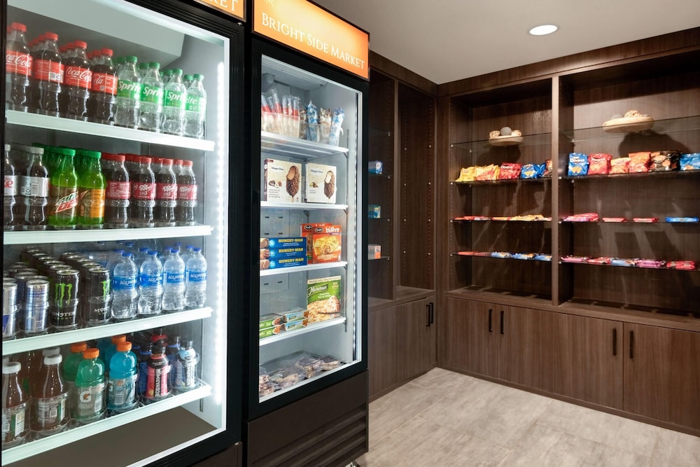 La Quinta Inn and Suites by Wyndham Montgomery 21/50