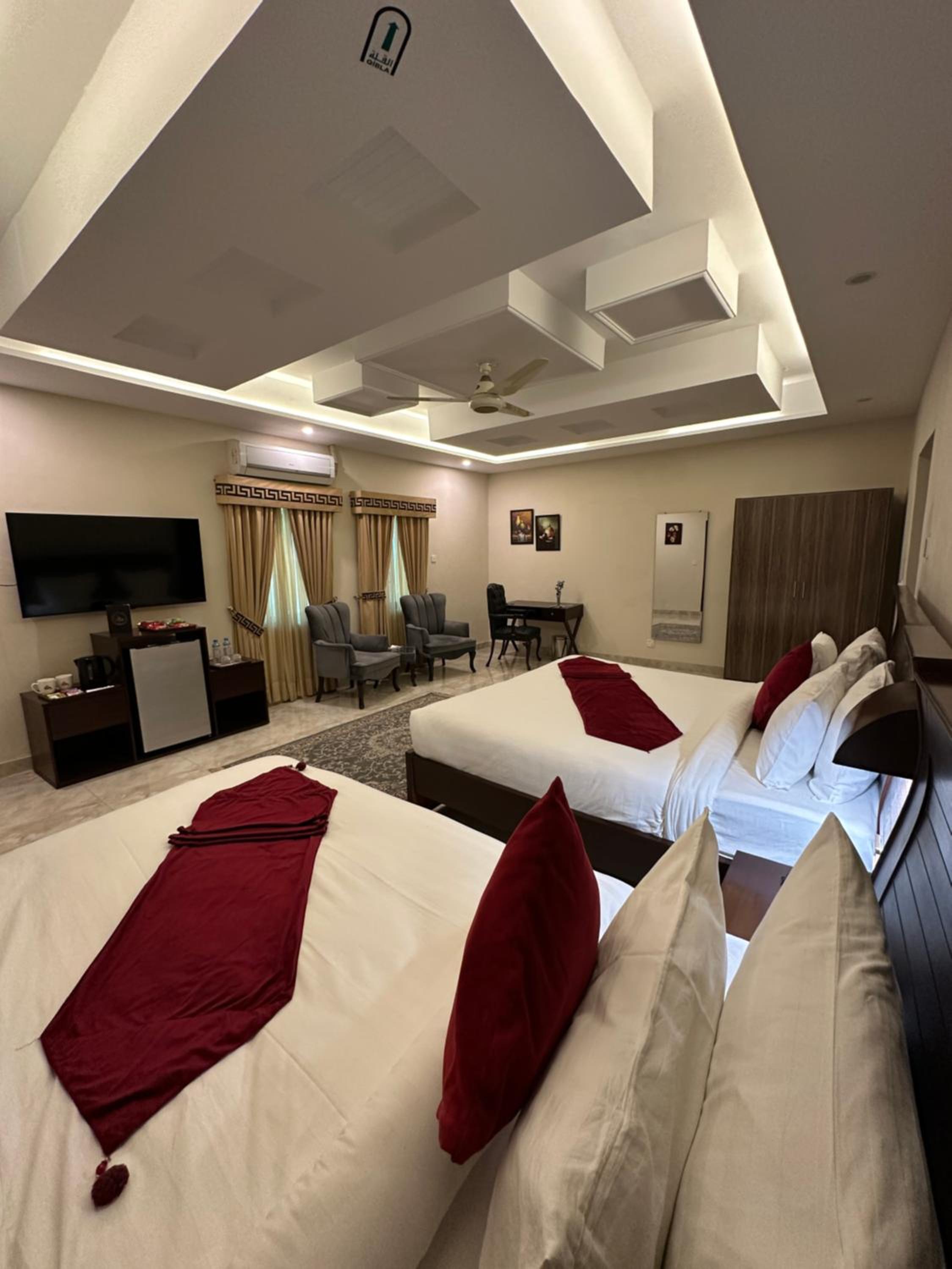 Deluxe, Double or Twin Bed