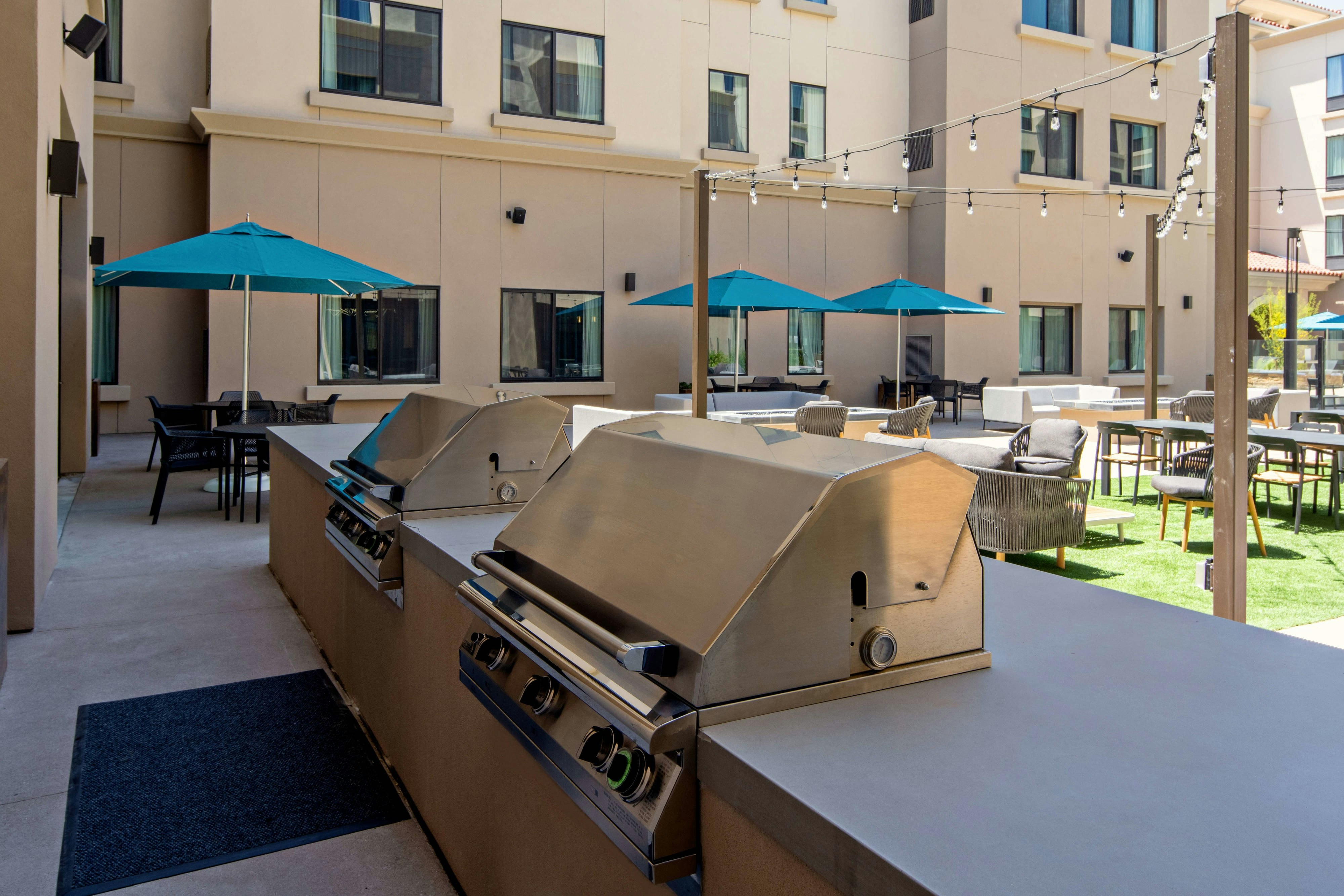 Residence Inn by Marriott Valencia 8/15