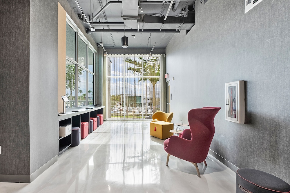 Aloft Fort Lauderdale Airport 39/46
