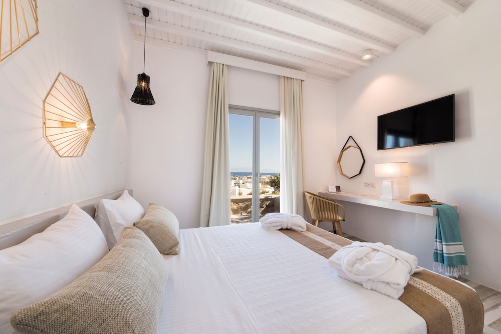 DELUXE, SUITE, SEA VIEW
