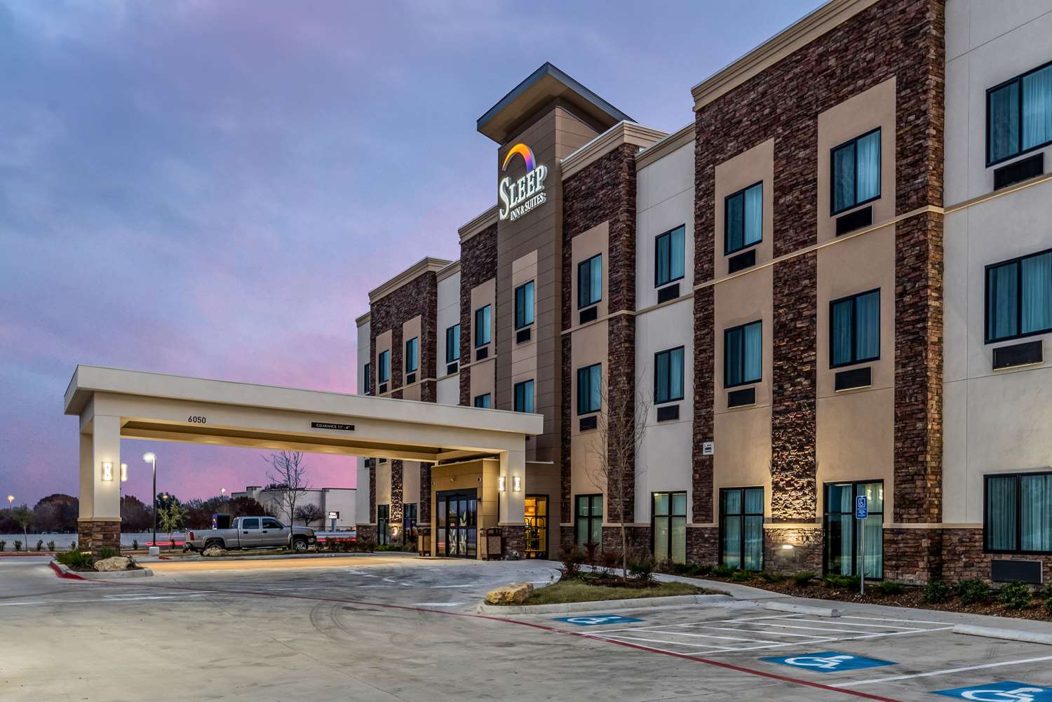 Sleep Inn and Suites Fort Worth Fossil Creek 42/44