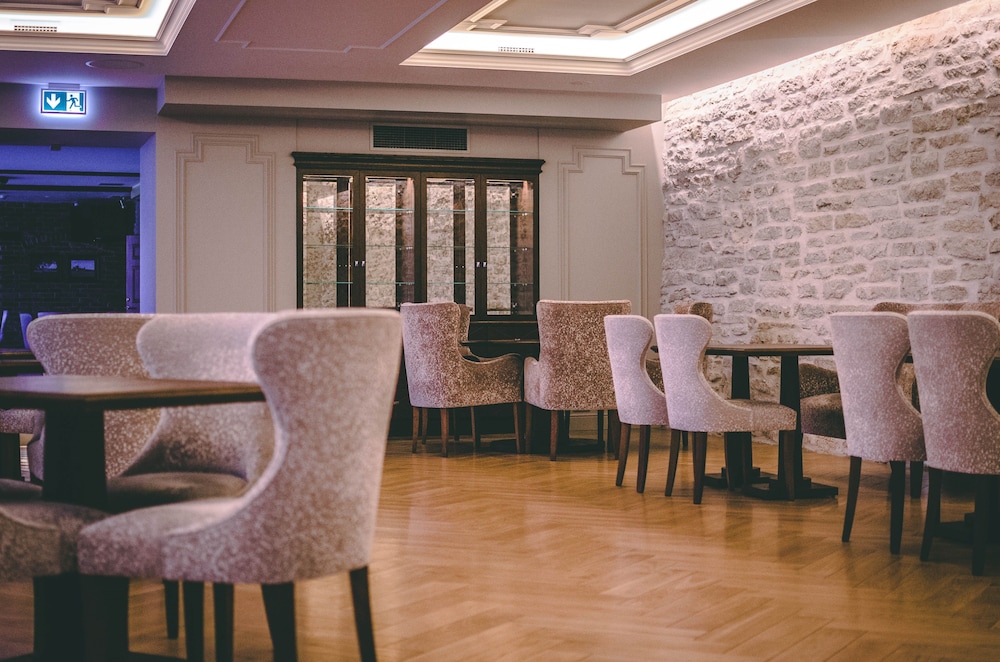 Nunne Boutique Hotel 52/56