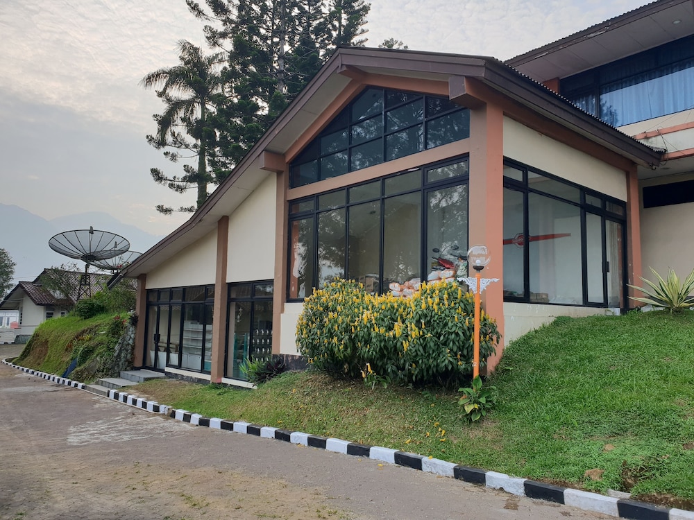 Cisarua Indah Cottage 2/42