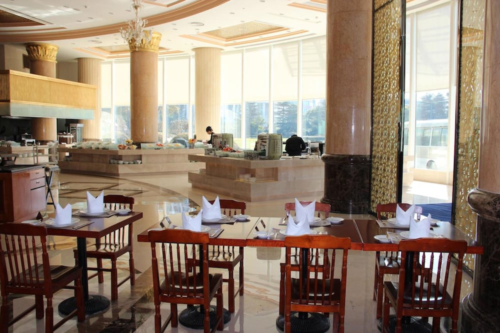 Oriental Riverside Hotel Shanghai International Convention Center 22/32
