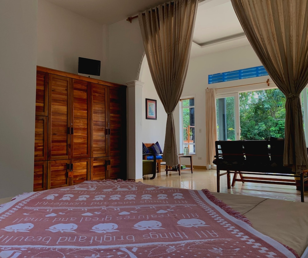 Bamboo Cottages 64/73
