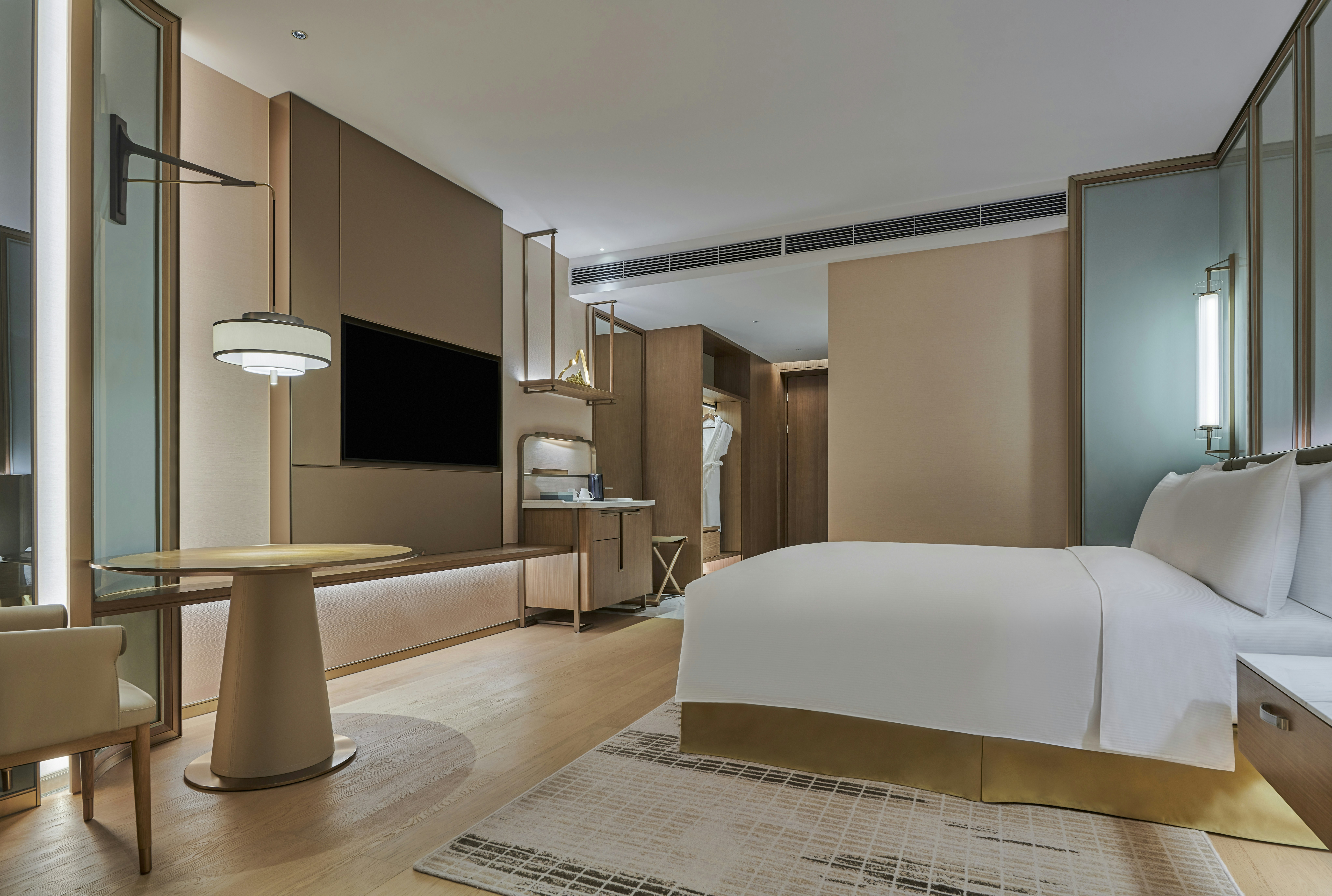 ROOM, KING BED, ACCESSIBLE
