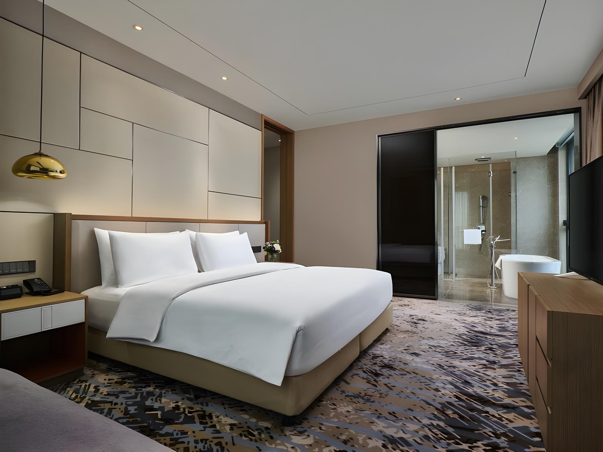 Deluxe, Suite