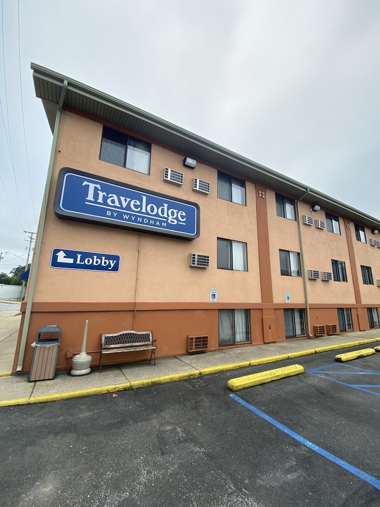 Travelodge by Wyndham La Porte/Michigan City Area 4/50