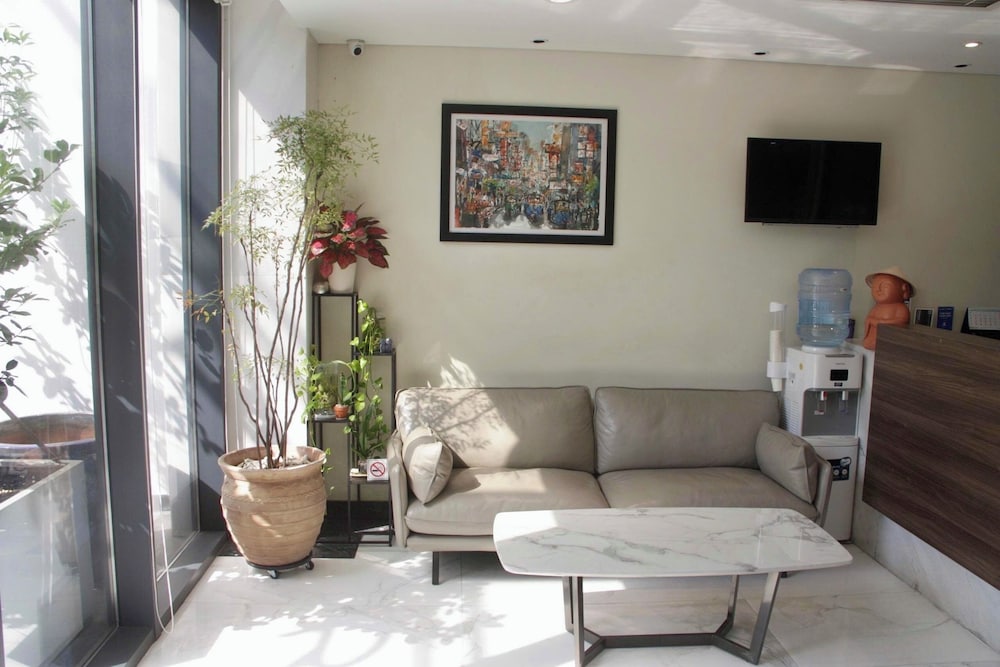 Aurora Serviced Apartments - Adults Only 24/39