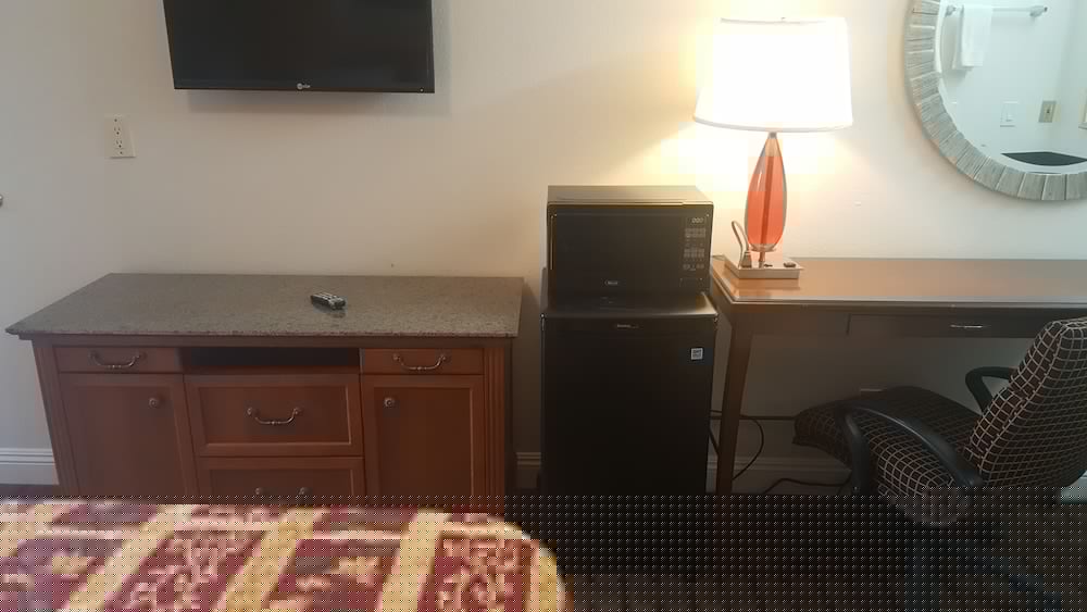Flamingo Inn Long Beach 44/56