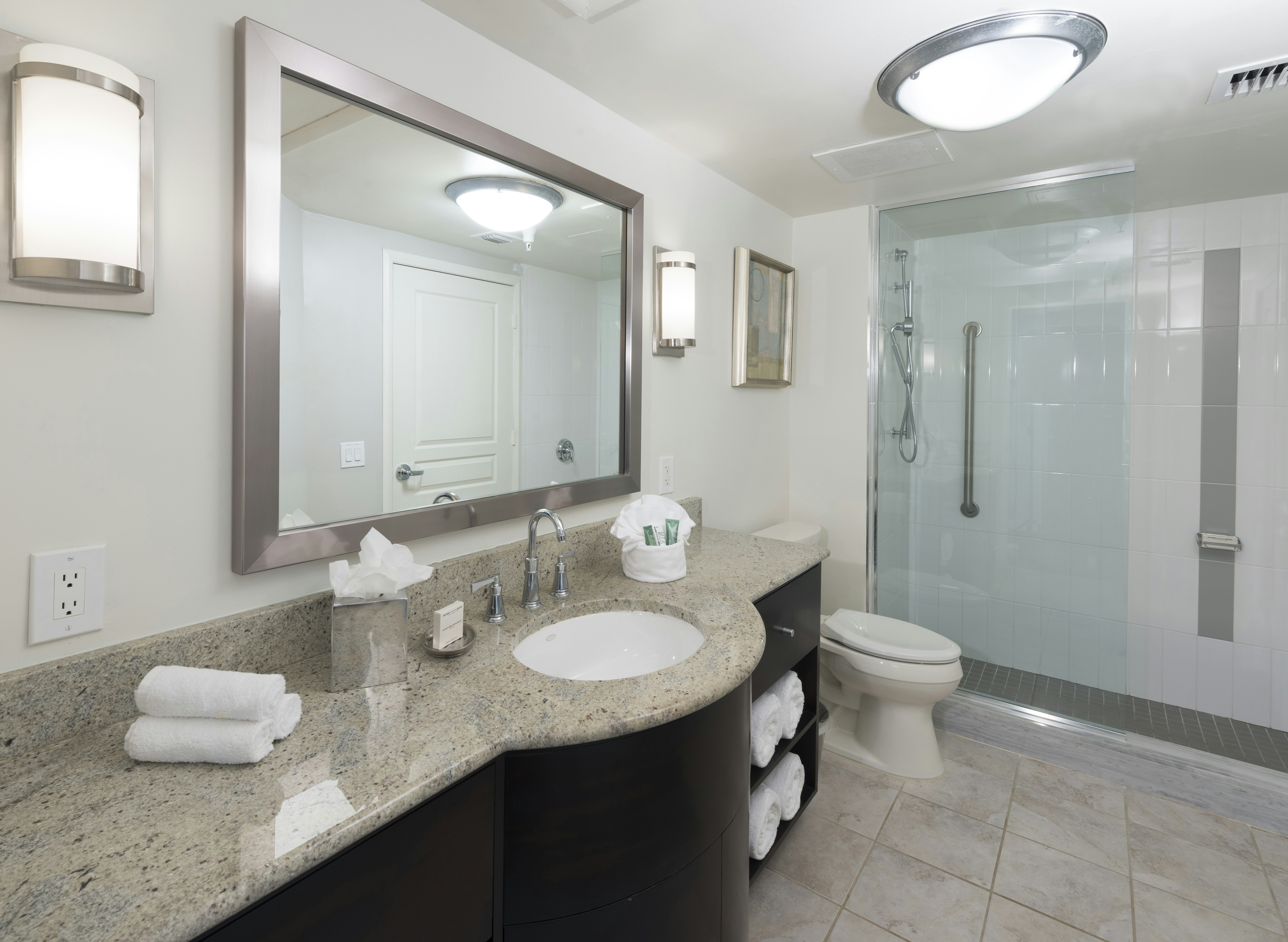 Hilton Grand Vacations Club McAlpin Ocean Plaza Miami 40/44