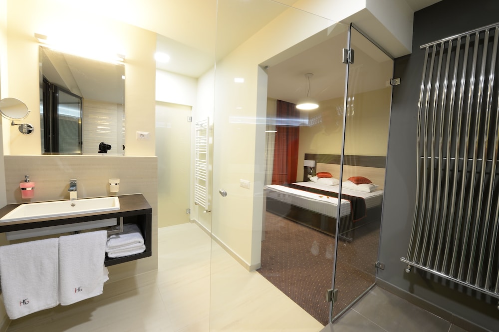 Galaxy Hotel 29/30