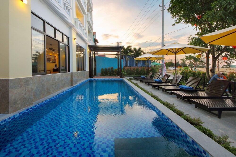 Viet Long Hoi An Beach Hotel 3/53