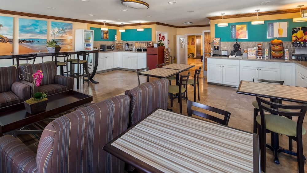 Best Western Harbour Inn & Suites 27/36