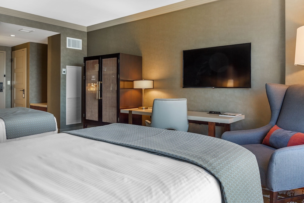 Omni Louisville Hotel 21/88
