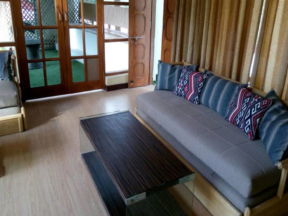 The Manali Inn 54/74