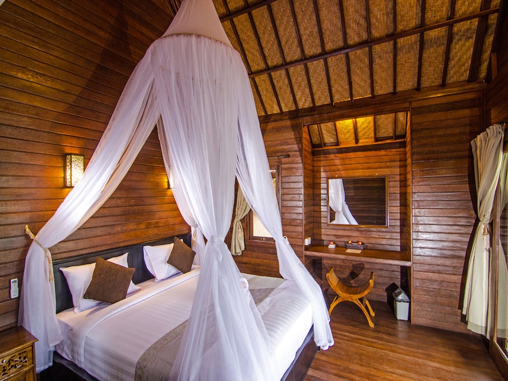 Cassava Bungalow 7/37