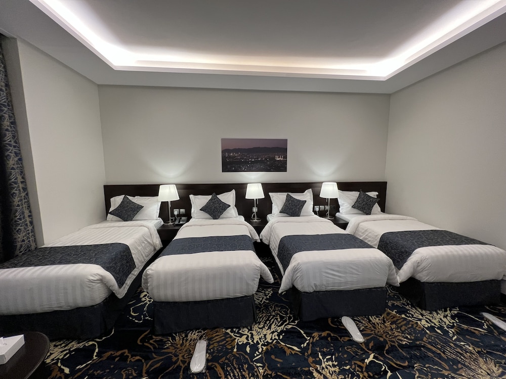 Zaha Taiba Hotel 11/21