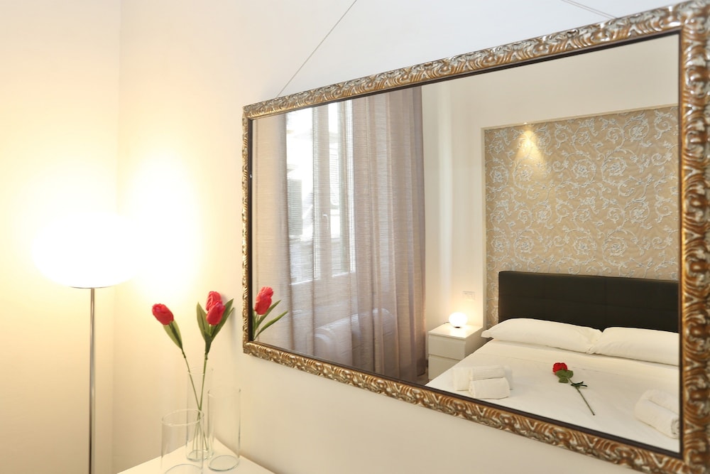 Cristina Suite 4/14