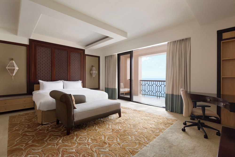Al Husn Hotel Muscat 10/50